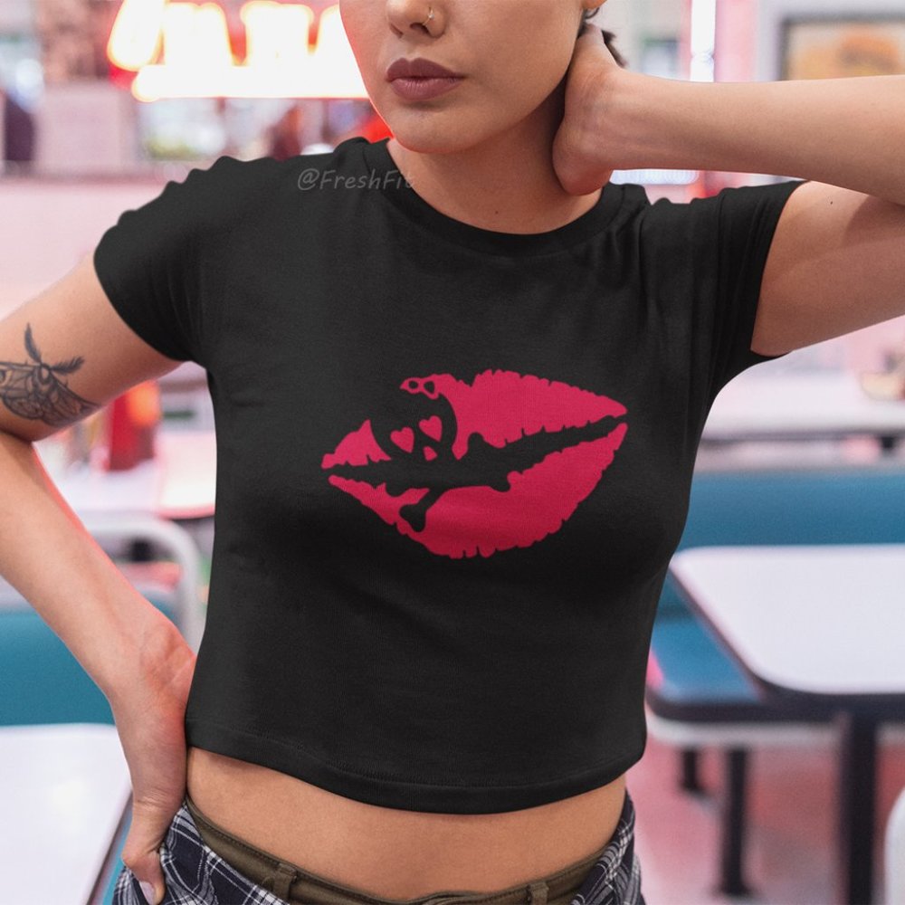 🆕Skull Lips Kiss of Death Shirt Black Fitted Crop Top Tee